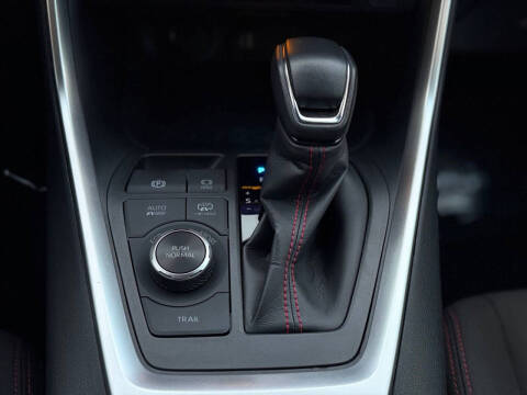 2024 Toyota RAV4 Prime SE