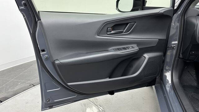 2025 Toyota Prius LE