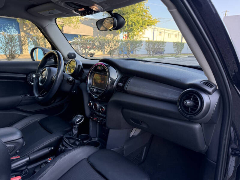 2017 MINI Hardtop 4 Door Cooper