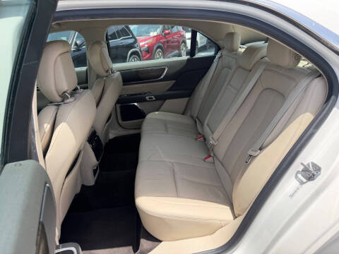 2017 Lincoln Continental Select