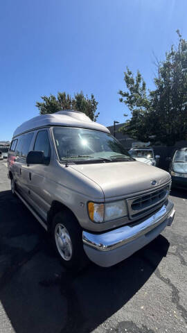 2002 Ford E-Series E-250 SD