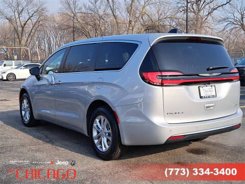 2026 Chrysler Pacifica Select