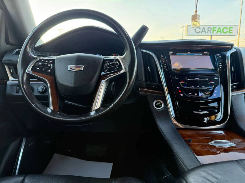 2016 Cadillac Escalade Luxury Collection