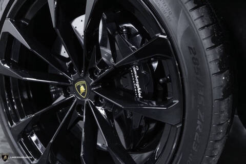 2023 Lamborghini Urus S