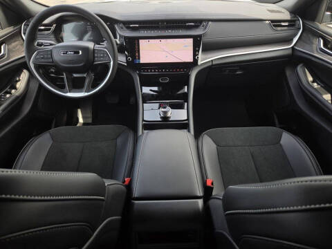 2026 Jeep Grand Cherokee Altitude