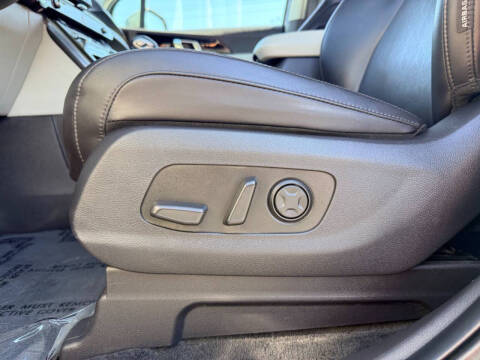 2024 Kia Carnival SX
