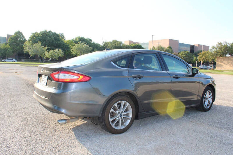 2016 Ford Fusion SE