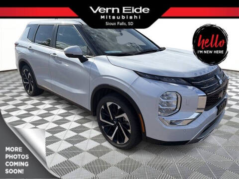 2023 Mitsubishi Outlander SE