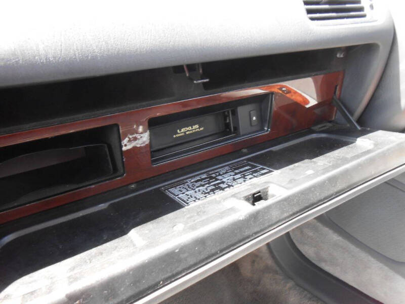 1996 Lexus LS 400
