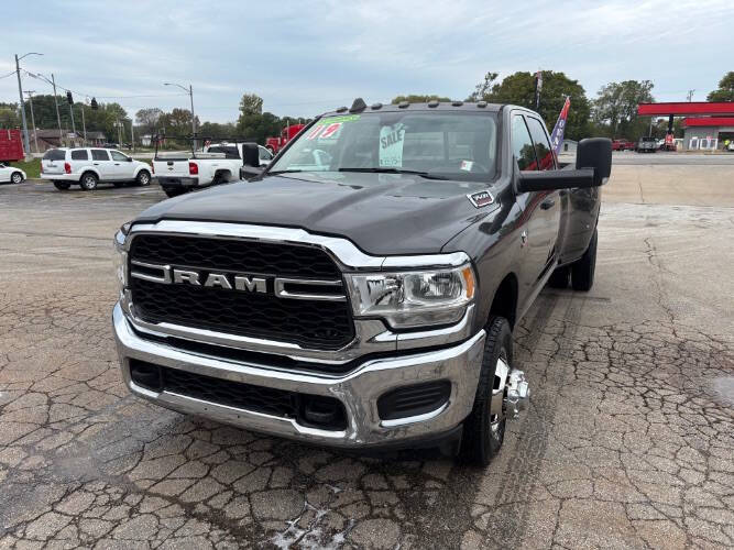 2019-ram-3500-tradesman-4x4-4dr-crew-cab-8-ft-lb-drw-pickup.jpg