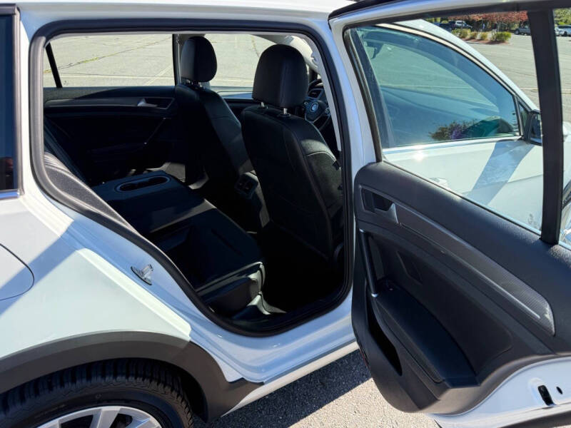 2017 Volkswagen Golf Alltrack TSI S 4Motion