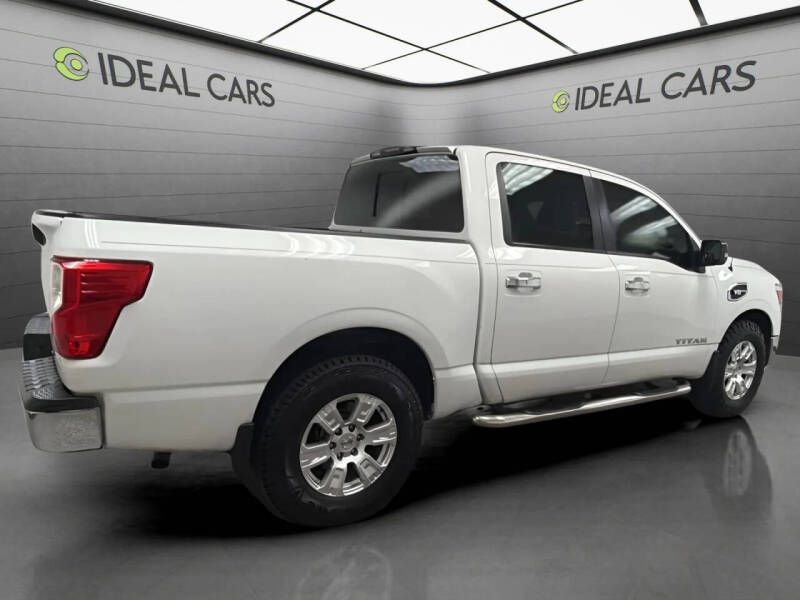 2017 Nissan Titan