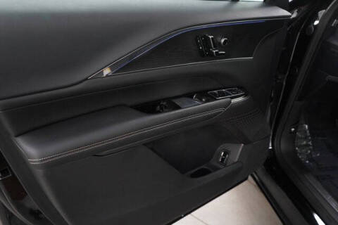 2024 Cadillac LYRIQ Luxury 1