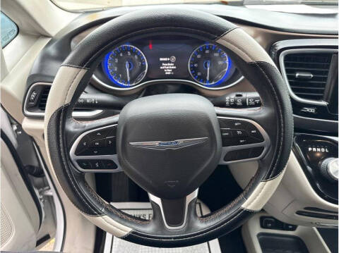 2017 Chrysler Pacifica Touring-L Plus