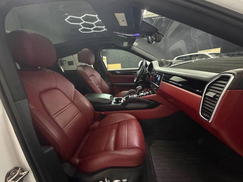2020 Porsche Cayenne S Coupe