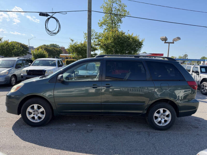 2004 Toyota Sienna LE 7 Passenger