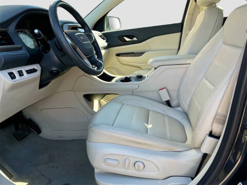 2022 GMC Acadia Denali