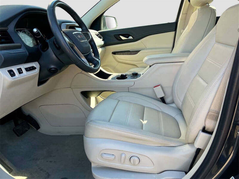 2022 GMC Acadia Denali