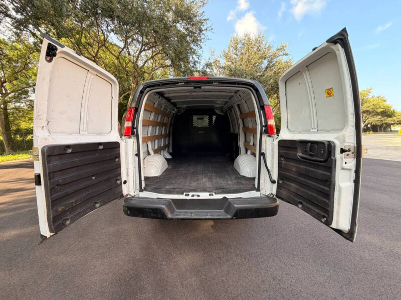 2025 Chevrolet Express 2500
