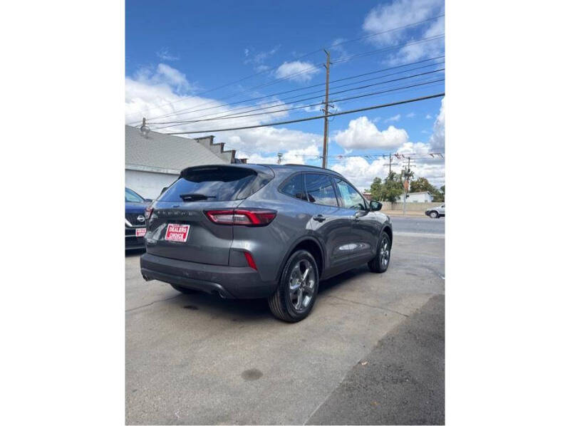 2025 Ford Escape ST-Line Select