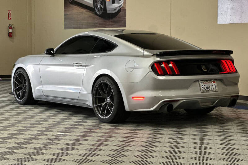2016 Ford Mustang V6