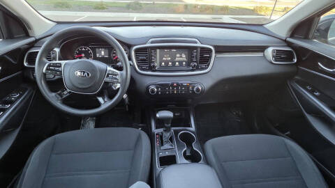 2019 Kia Sorento LX