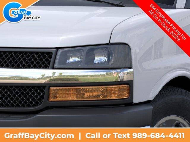 2025 Chevrolet Express 3500