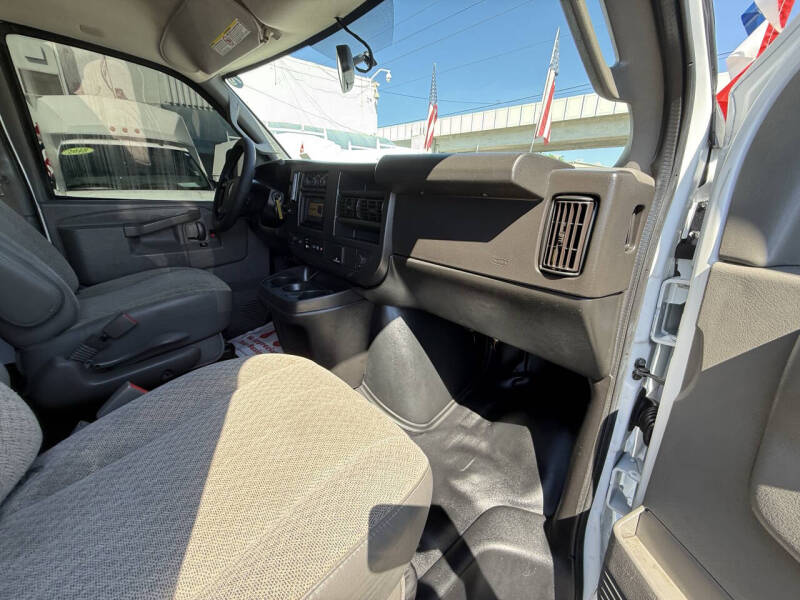 2019 GMC Savana 2500