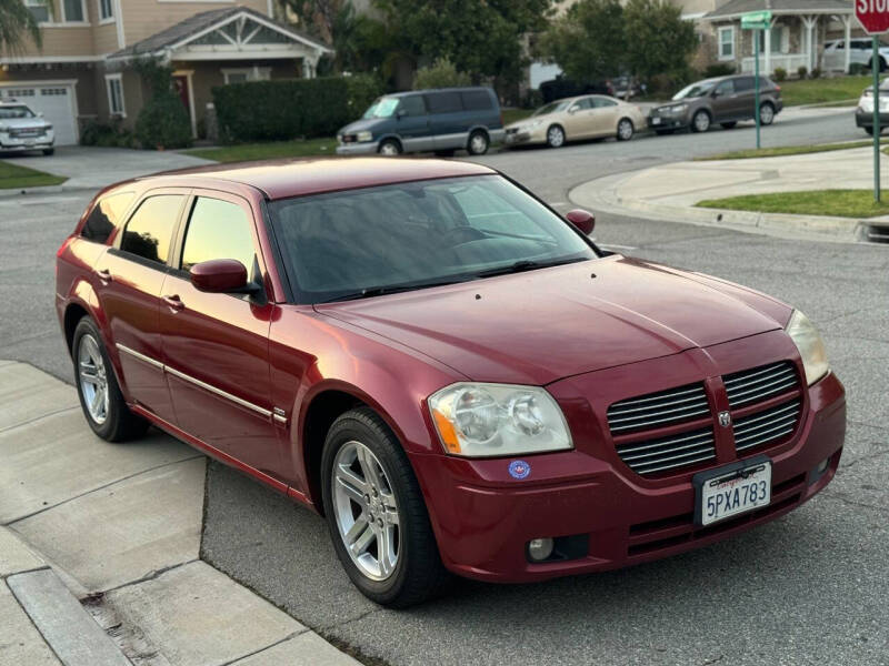 2005 Dodge Magnum R/T photo 14