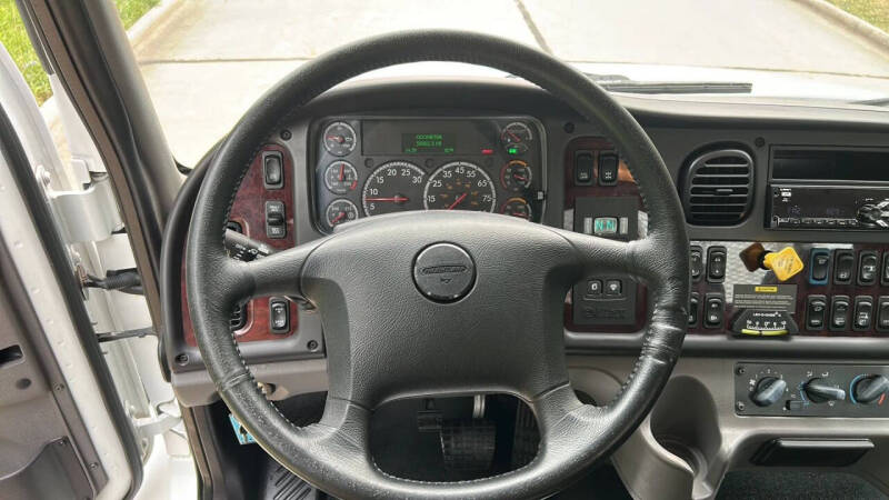2020 Freightliner M2 106