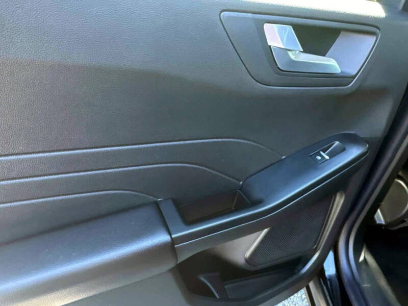 2025 Ford Escape Platinum