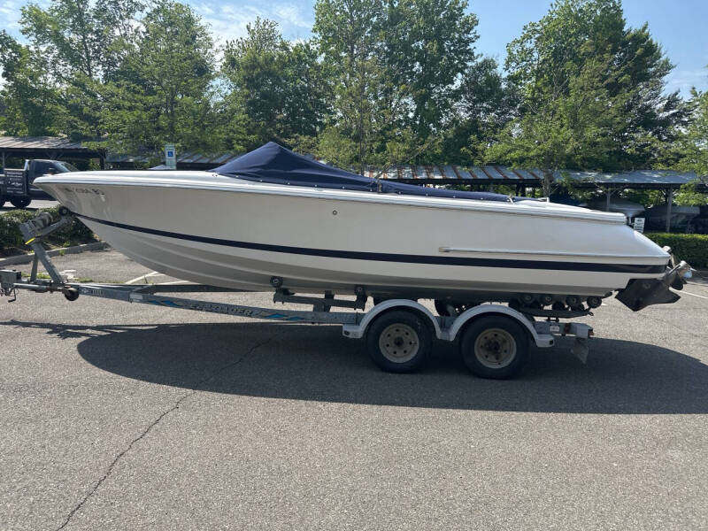 2003 Chris-Craft 22 Launch