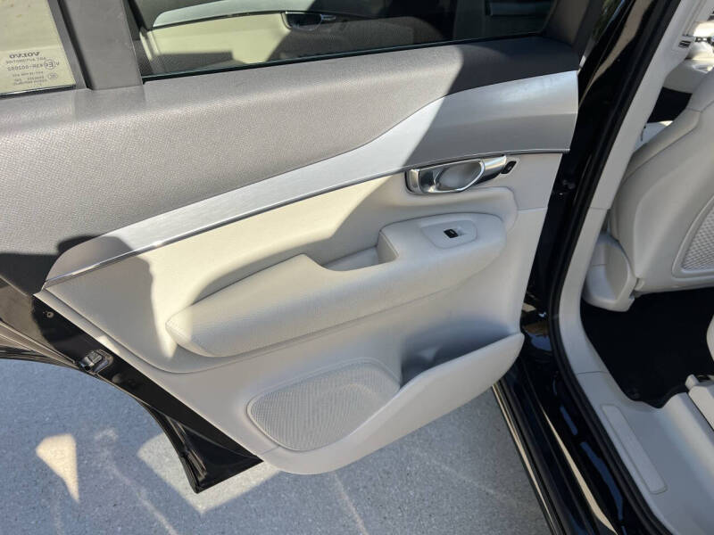 2018 Volvo XC90 T6 Momentum