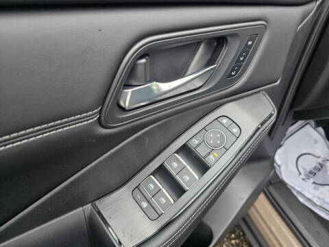 2025 Nissan Rogue SL