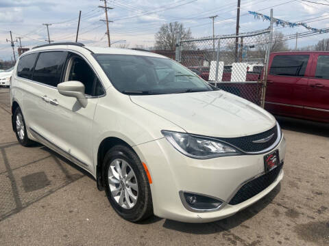 2017 Chrysler Pacifica Touring Plus
