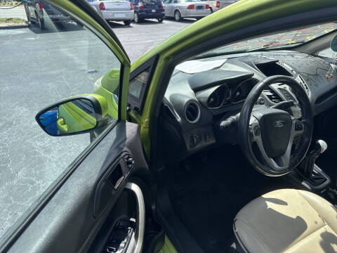 2011 Ford Fiesta SES