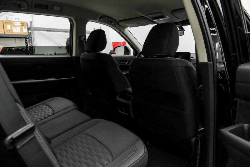 2025 Nissan Pathfinder S