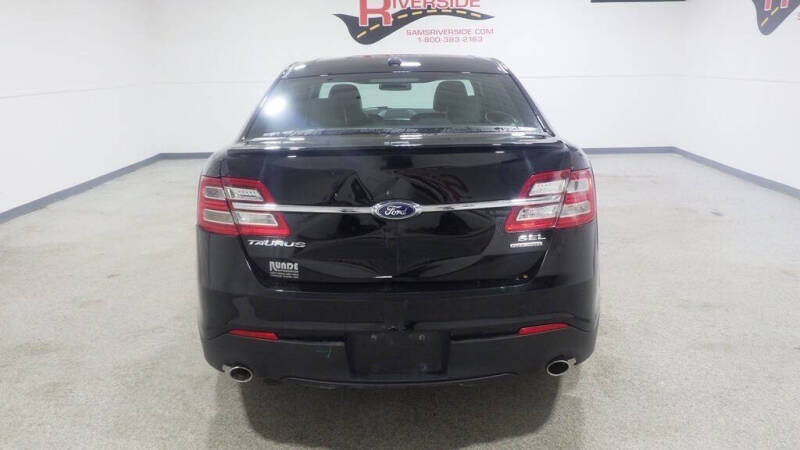 2018 Ford Taurus SEL