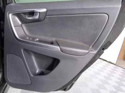 2017 Volvo XC60 T6 Dynamic