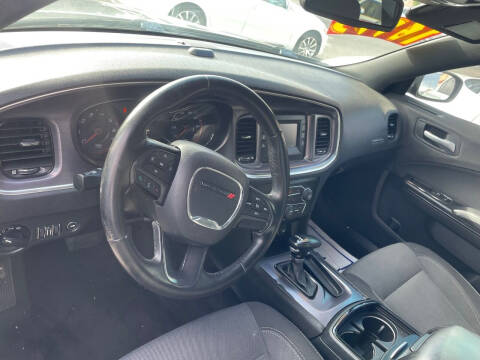 2016 Dodge Charger SE