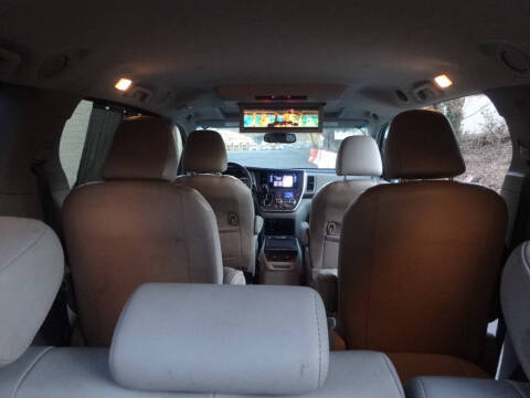 2017 Toyota Sienna XLE Premium 7-Passenger