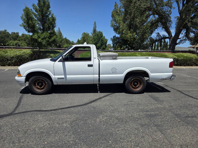 2000 Chevrolet S-10 LS