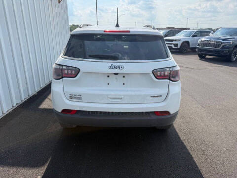 2022 Jeep Compass Latitude Lux