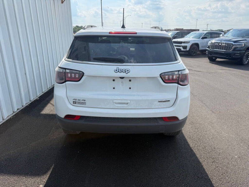 2022 Jeep Compass Latitude Lux