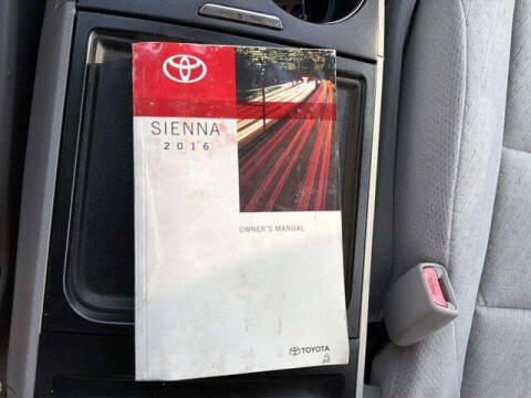 2016 Toyota Sienna LE 8-Passenger