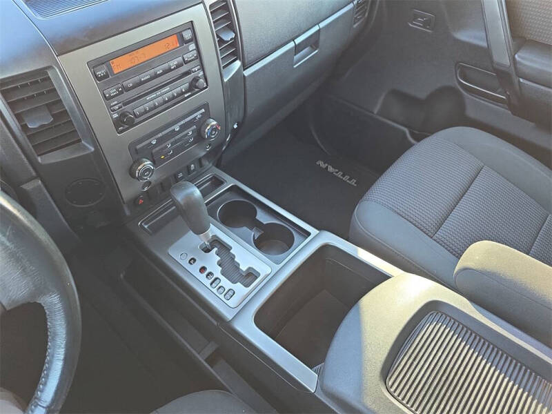 2012 Nissan Titan SV