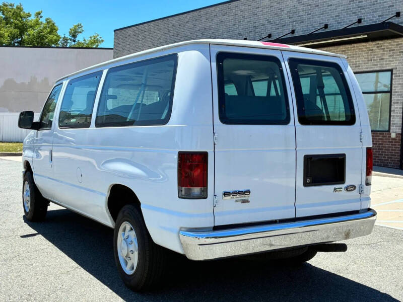 2013 Ford E-Series E-350 SD XLT