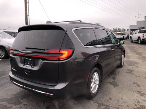 2022 Chrysler Pacifica Touring L