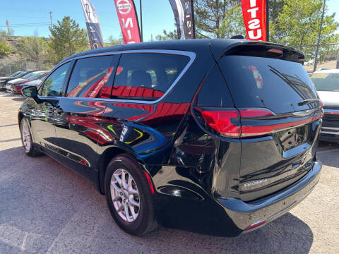 2024 Chrysler Pacifica Touring L