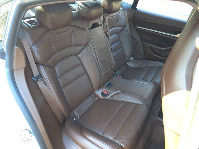 2020 Porsche Taycan Turbo